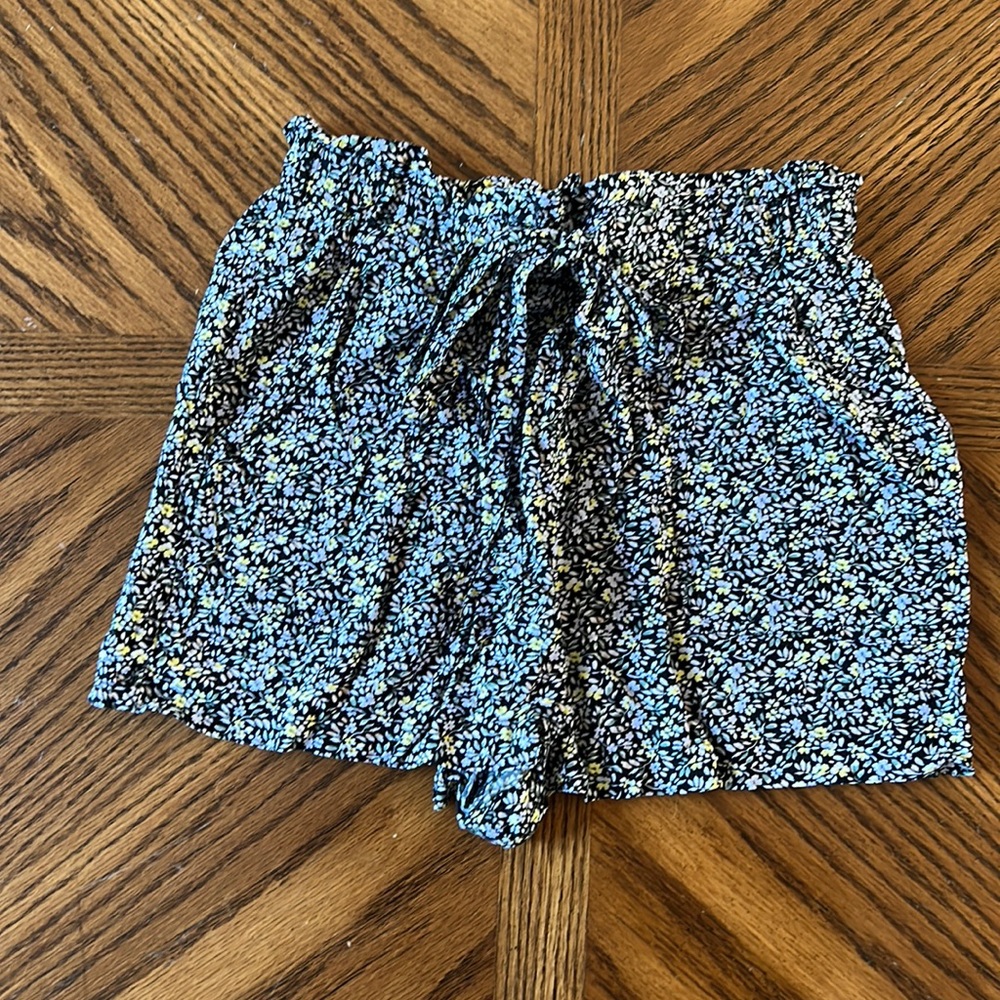 Really cute high waisted shorts